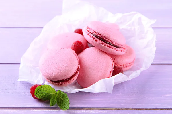 Gentle macaroons on table close-up — Stock Photo, Image