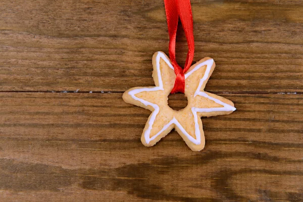 Delicioso biscoito de Natal em fundo de madeira — Fotografia de Stock