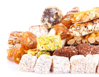 beyaz izole lezzetli oryantal tatlılar