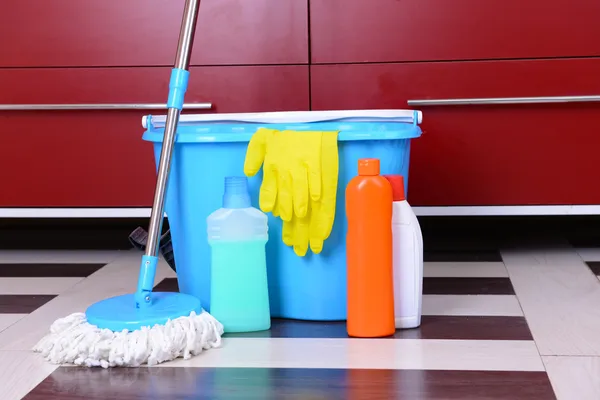 House tisztítás mop — Stock Fotó