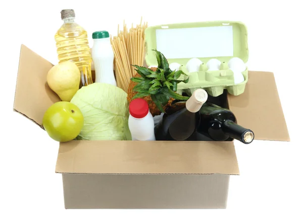 Коробка з продуктами ізольовані на білому — стокове фото