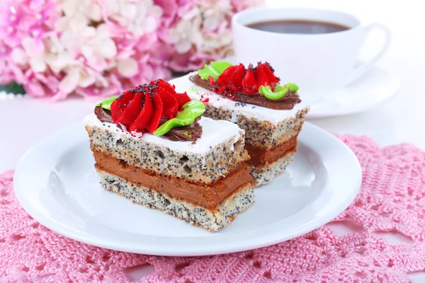 Tasty cakes on table close-up — Stock Photo, Image