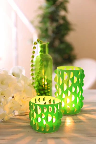 Decoración para el hogar, velas en la mesa — Foto de Stock