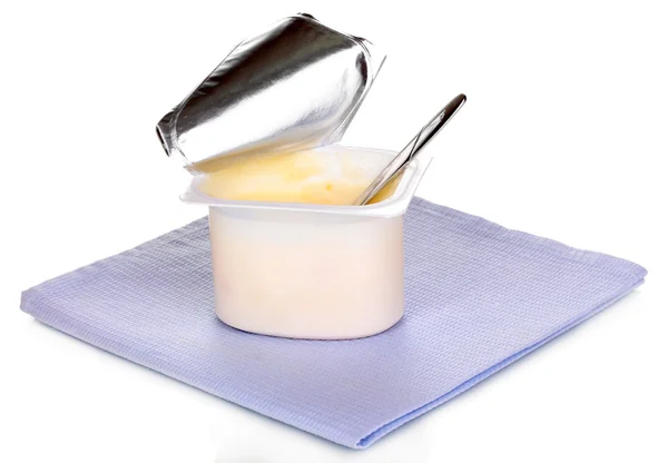 Yogur aislado en blanco —  Fotos de Stock