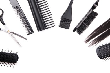 profesyonel kuaför araçları üzerinde beyaz izole