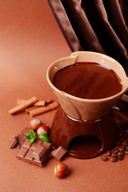 kahverengi zemin üzerine çikolata fondü