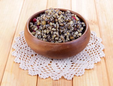 kutia - geleneksel Noel tatlı yemek Ukrayna, Beyaz Rusya ve Polonya, ahşap zemin ile plaka