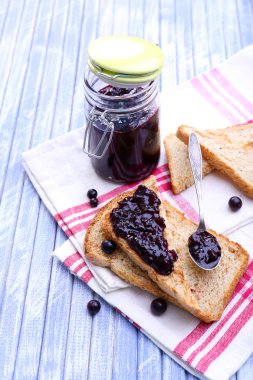 enfes tost reçelli üzerinde tablo yakın çekim