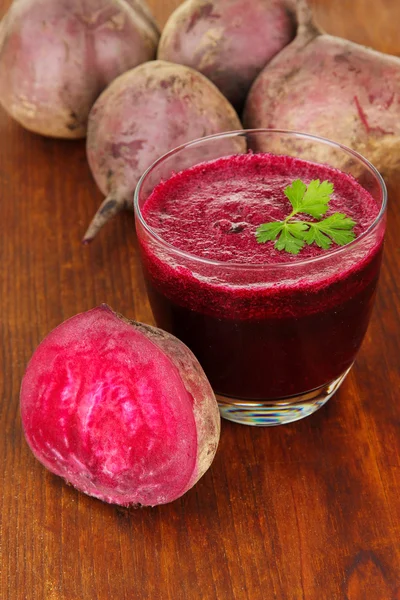 Fresh juice of beets on table close-up — Stock Photo, Image