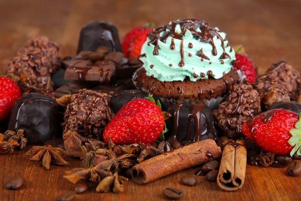 Lezzetli kek farklı Tatlılar yakın çekim — Stok fotoğraf