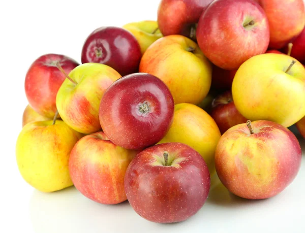 Manzanas jugosas aisladas en blanco —  Fotos de Stock