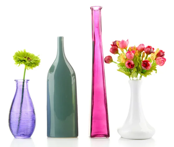 Différents vases décoratifs isolés sur blanc — Photo