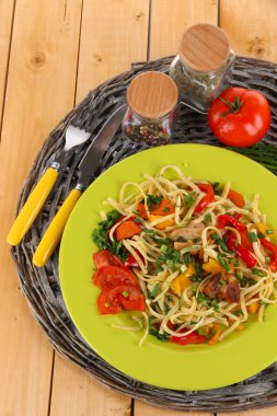 ahşap zemin plakaları sebzeli erişte