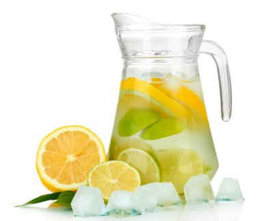 kireç, limon ve beyaz izole sürahi buz soğuk su