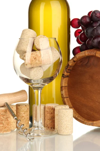 Wein und Korken isoliert auf weiß — Stockfoto