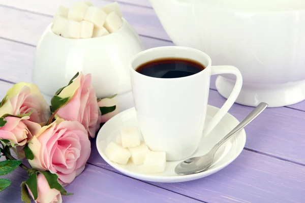 Xícara de café, na cor de fundo de madeira — Fotografia de Stock