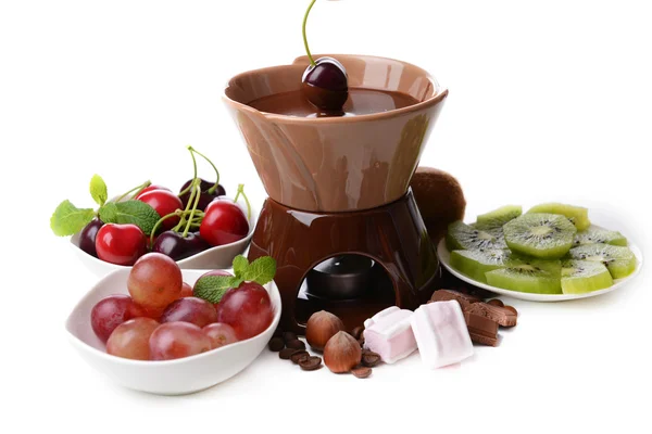 Fondue de ciocolată cu fructe feliate, izolate pe alb — Fotografie, imagine de stoc