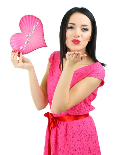 Atrakcyjna młoda kobieta z valentine karty na białym tle — Zdjęcie stockowe