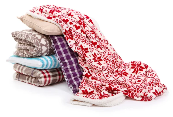 温かみのあるチェック模様、白で隔離される枕 — ストック写真