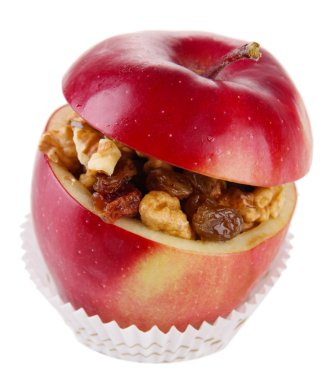 Kuru üzüm ve fındık üzerinde beyaz izole ile elma