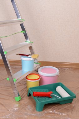 Metal merdiven ve Oda boya