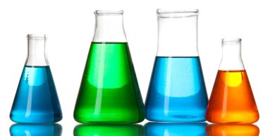 test tüpleri ile üzerine beyaz izole renkli sıvı