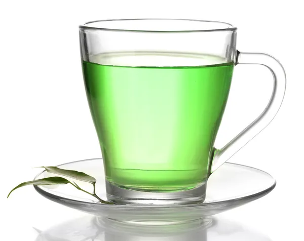 Transparente Tasse grüner Tee, isoliert auf weiß — Stockfoto