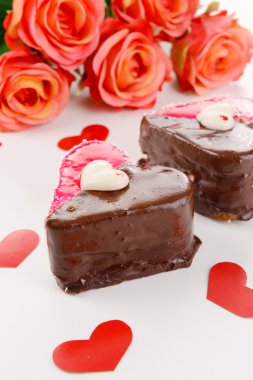 Beyaz çikolatalı tatlı pasta.