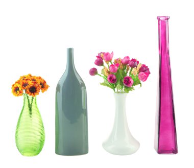 beyaz izole farklı dekoratif vazolar