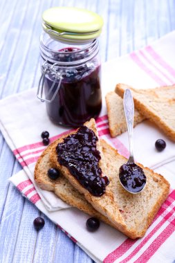 enfes tost reçelli üzerinde tablo yakın çekim