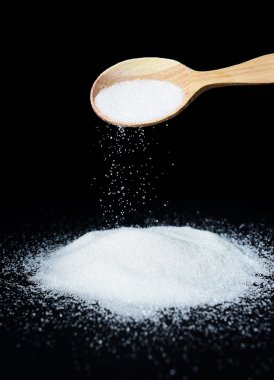 siyah üzerine izole şeker