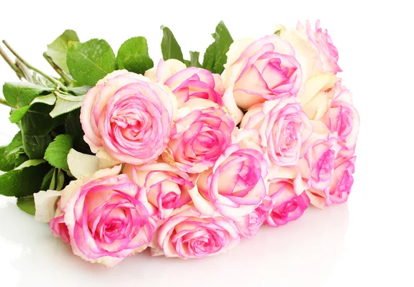 Bellissimo bouquet di rose rosa isolato su bianco — Foto Stock