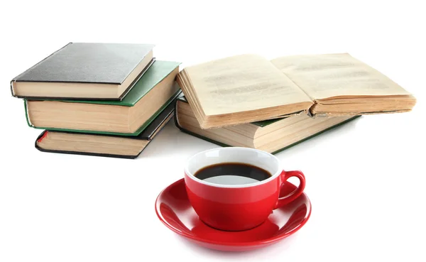 Чашка кофе и книги изолированы на белом — стоковое фото