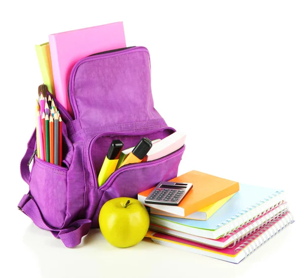 白に隔離された学校用品と紫のバックパック — ストック写真