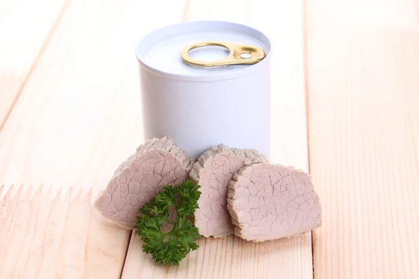 Meat paste for infant feeding, on wooden background — Stock Photo, Image