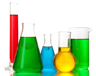 test tüpleri ile üzerine beyaz izole renkli sıvı
