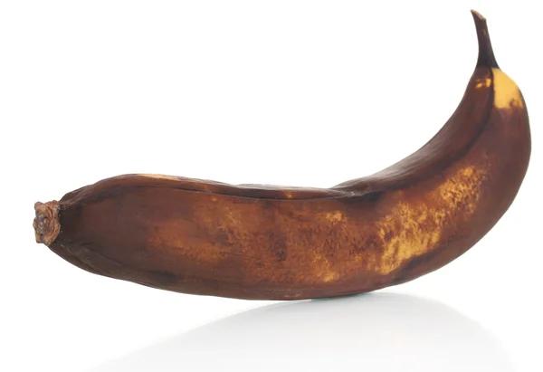 Verdorbene Banane isoliert auf weiß — Stockfoto