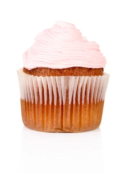 Muffin savoureux avec crème isolée sur blanc — Photo