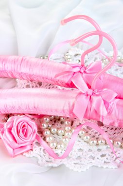 Güzel Askı kumaş arka plan üzerinde