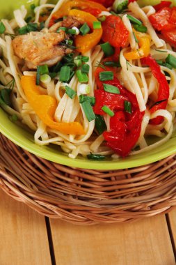 ahşap zemin plakaları sebzeli erişte