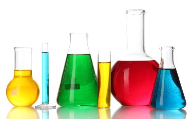 test tüpleri ile üzerine beyaz izole renkli sıvı