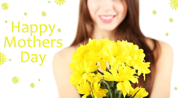 Junges schönes Mädchen mit schönen Blumen in der Hand, isoliert auf weiß — Stockfoto