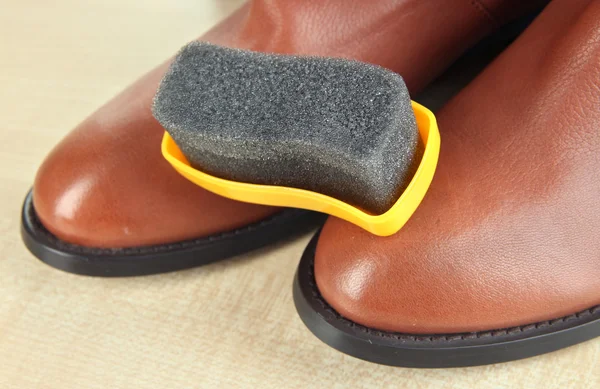 Shoe polishing close up — Stock Photo, Image