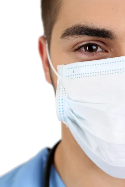 Jovem médico do sexo masculino em máscara médica, close-up, isolado em branco — Fotografia de Stock