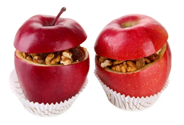 Äpplen med russin och nötter isolerad på vit — Stockfoto