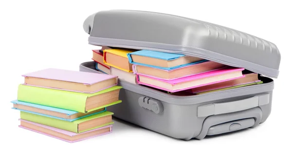 Maleta con libros aislados en blanco — Foto de Stock