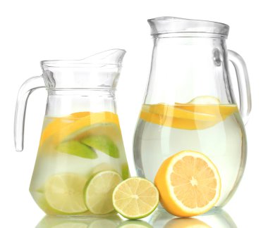 kireç, limon ve beyaz izole sürahi buz soğuk su