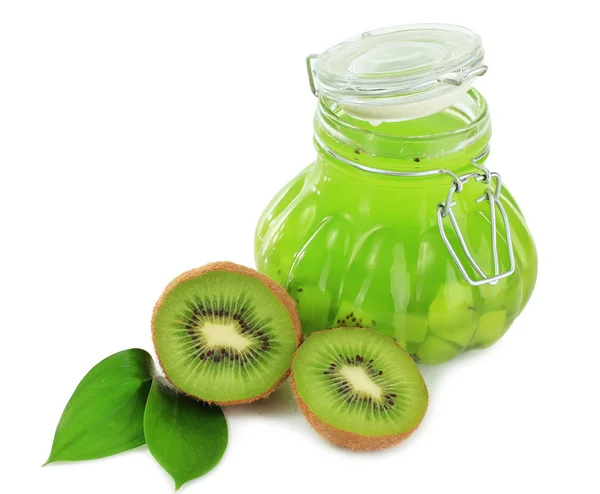 Smakelijke kiwi jam geïsoleerd op wit — Stockfoto