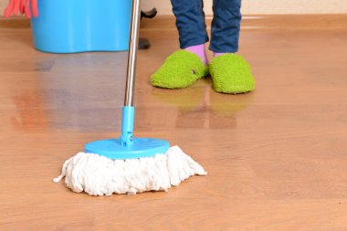 ev temizlik paspas ile