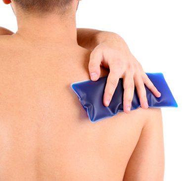 sırt ağrısı, üzerinde beyaz izole genç adamla